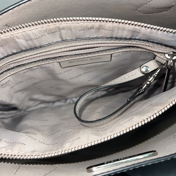 Michael Kors “Mercer” Stud & Grommet Large Tote Bag. - Picture 8 of 14